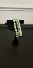 Load image into Gallery viewer, Green and Silver Beaded Stretch Bracelet
