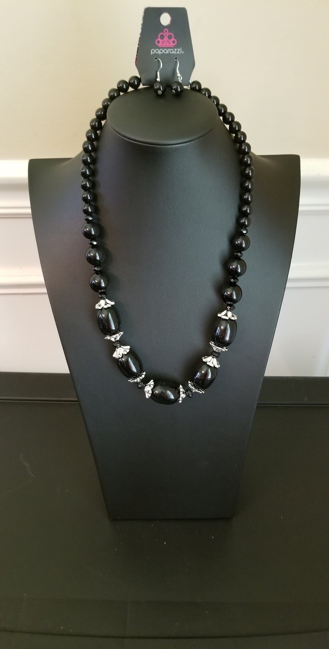 Black and Silver Bead Necklace